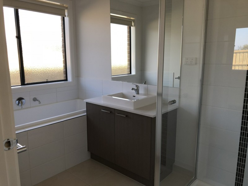 93 Parkhurst Drive, Cranbourne East VIC 3977