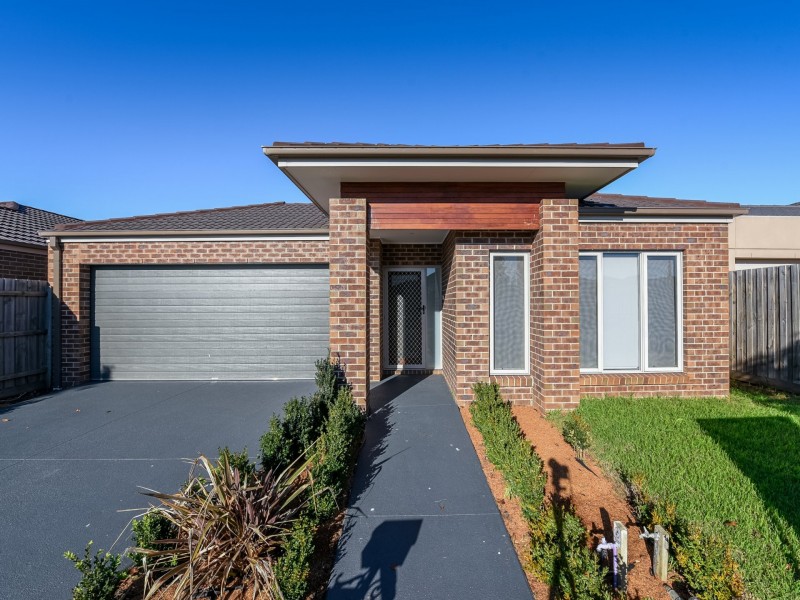 26 Cadillac Street, Cranbourne East VIC 3977