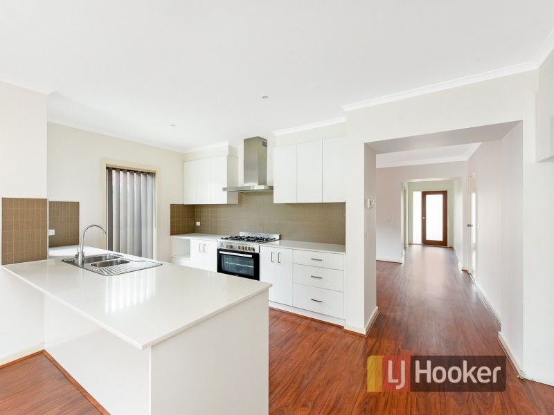 26 Cadillac Street, Cranbourne East VIC 3977