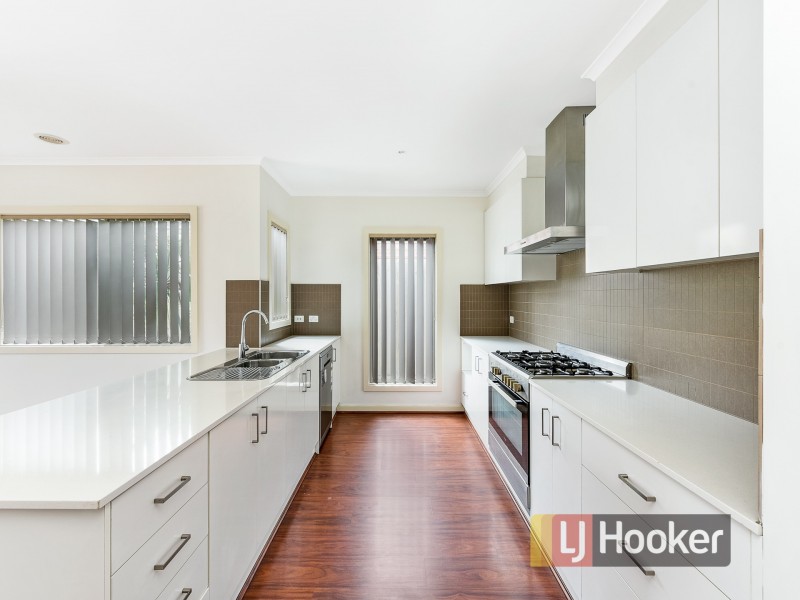 26 Cadillac Street, Cranbourne East VIC 3977