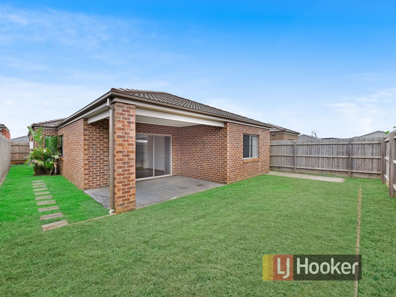 26 Cadillac Street, Cranbourne East VIC 3977