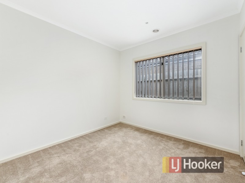 26 Cadillac Street, Cranbourne East VIC 3977