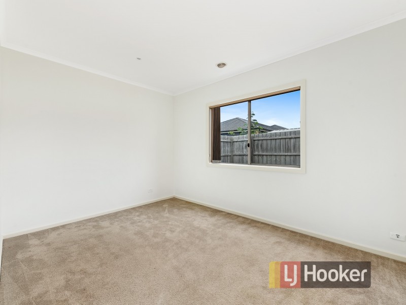 26 Cadillac Street, Cranbourne East VIC 3977