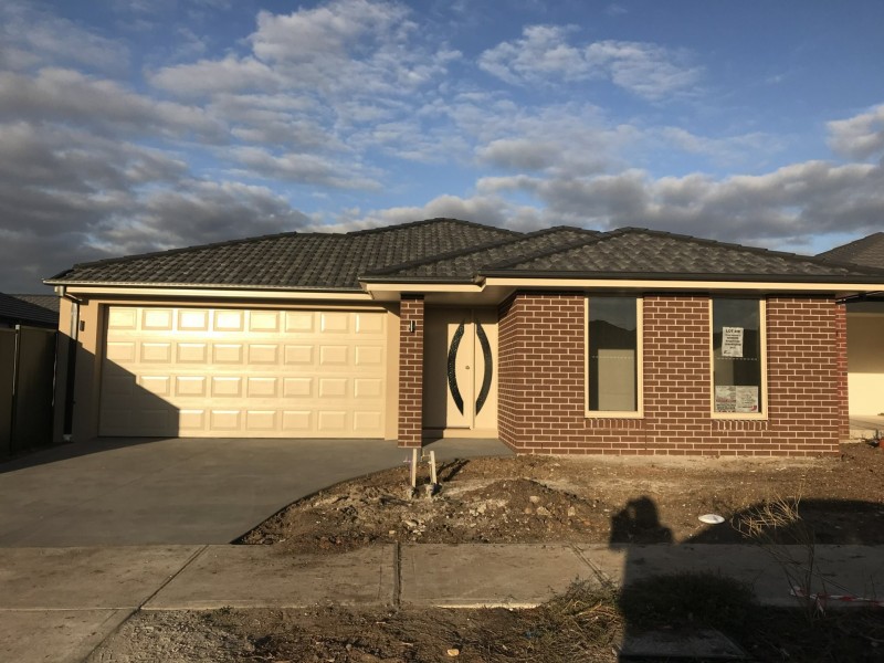 8 Marrone Drive, Cranbourne VIC 3977