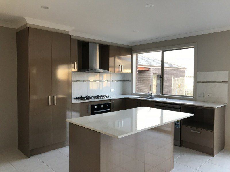 8 Marrone Drive, Cranbourne VIC 3977