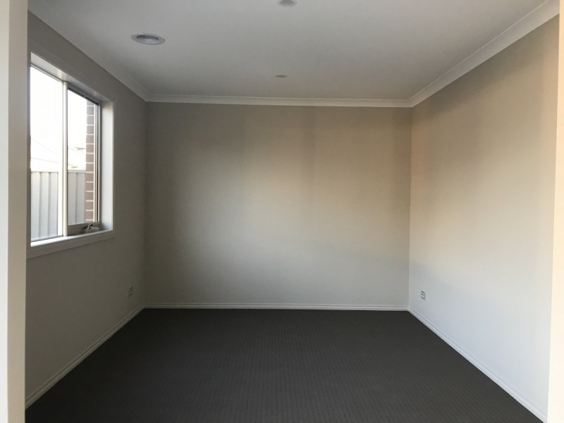 8 Marrone Drive, Cranbourne VIC 3977