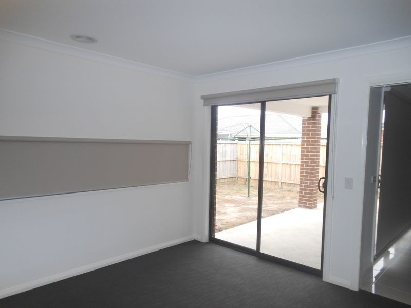 13 Mickleham Drive, Cranbourne VIC 3977