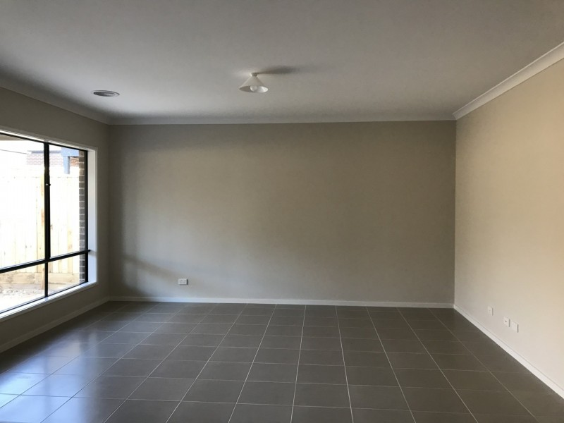 36 Sloane Drive, Clyde North VIC 3978