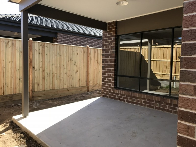 36 Sloane Drive, Clyde North VIC 3978