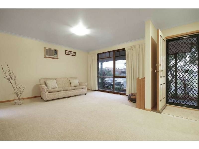 13 Hamilton Drive, Cranbourne North VIC 3977
