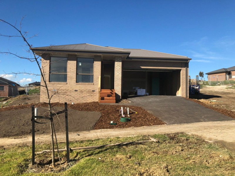 92 Grandvue Blvd, Pakenham VIC 3810