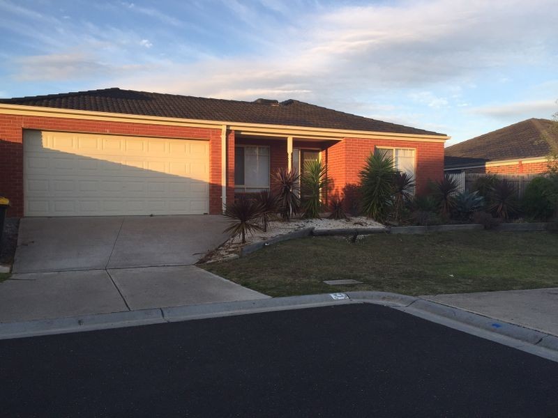 8 Lucy Place, Carrum Downs VIC 3201