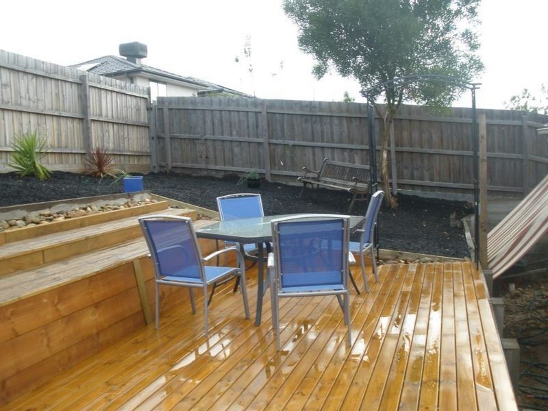 8 Lucy Place, Carrum Downs VIC 3201