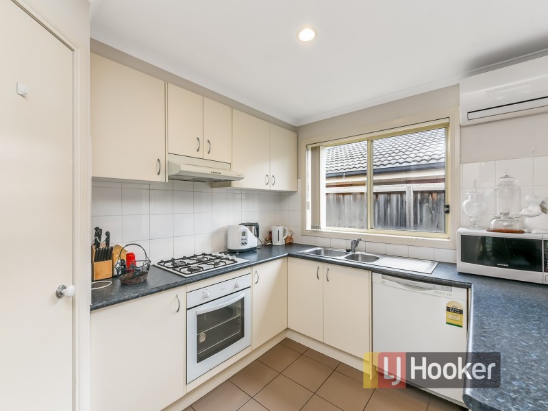 28 Silky Oak Drive, Cranbourne VIC 3977