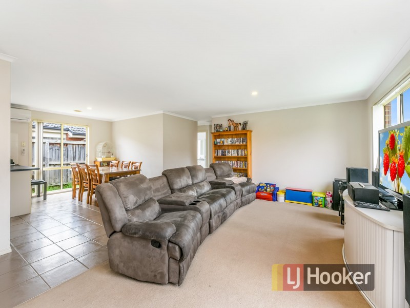 28 Silky Oak Drive, Cranbourne VIC 3977