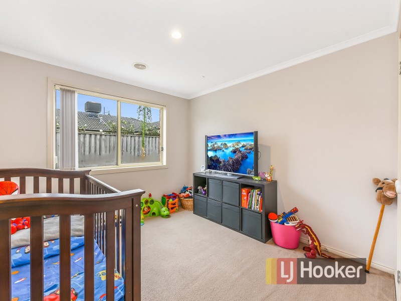 28 Silky Oak Drive, Cranbourne VIC 3977