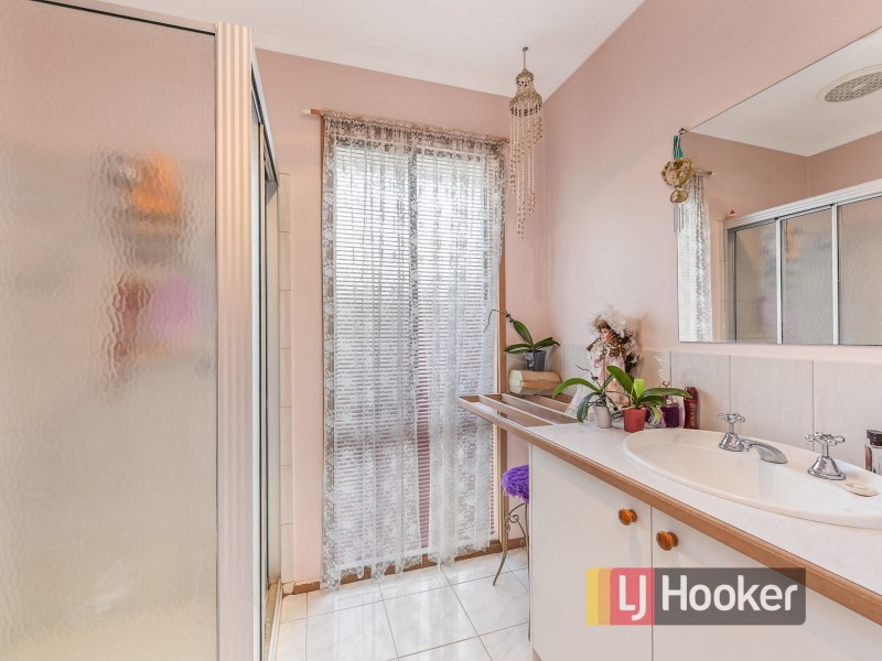 73 Toirram Crescent, Cranbourne VIC 3977