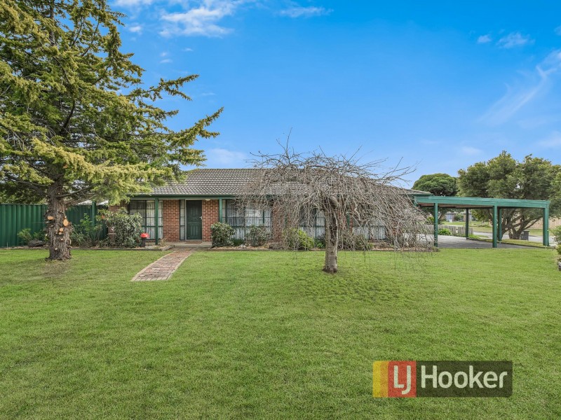 73 Toirram Crescent, Cranbourne VIC 3977