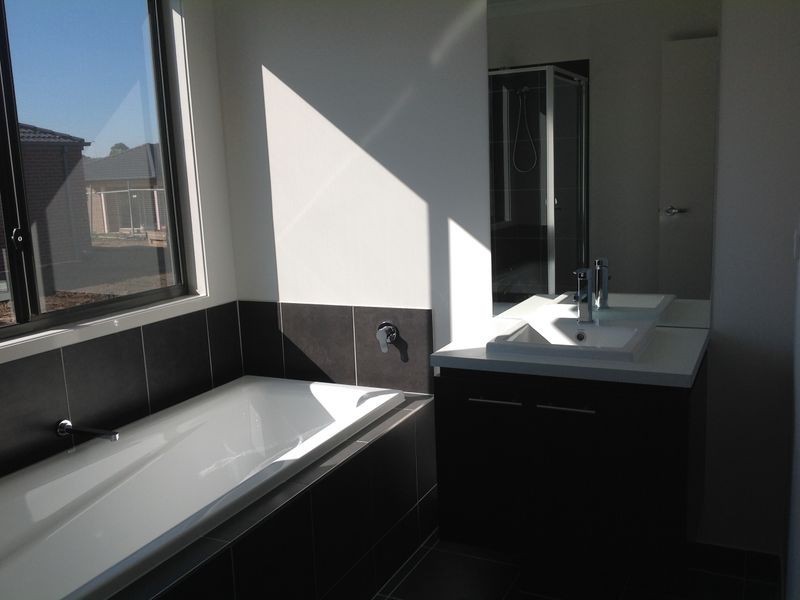 86 Bimberry Circuit, Clyde VIC 3978