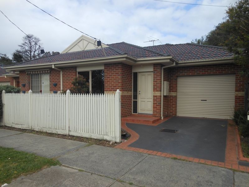 18 Tucker Street, Cranbourne VIC 3977