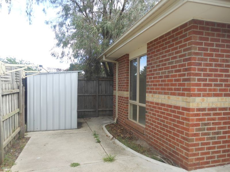 18 Tucker Street, Cranbourne VIC 3977