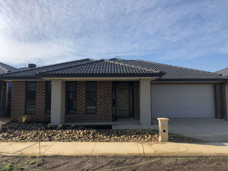 28 Chesney Circuit, Clyde VIC 3978