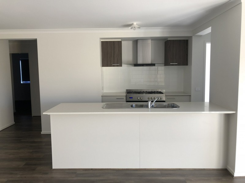 28 Chesney Circuit, Clyde VIC 3978