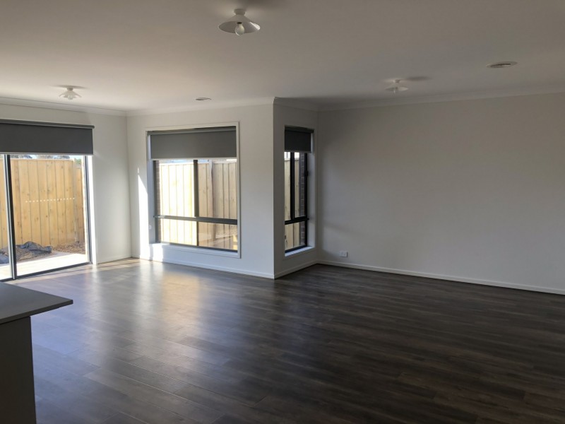 28 Chesney Circuit, Clyde VIC 3978