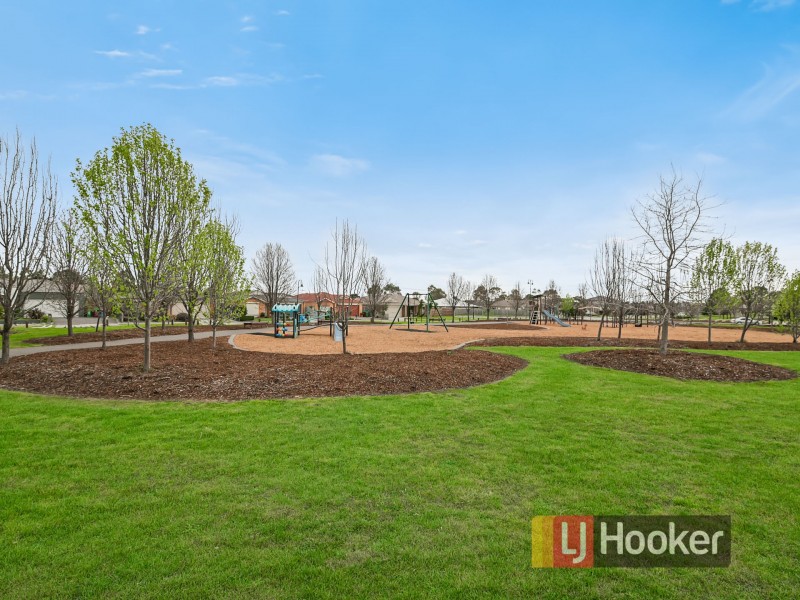 5 Mira Court, Cranbourne VIC 3977