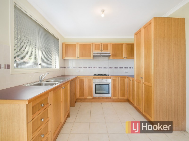 4 Tyndall Street, Cranbourne East VIC 3977