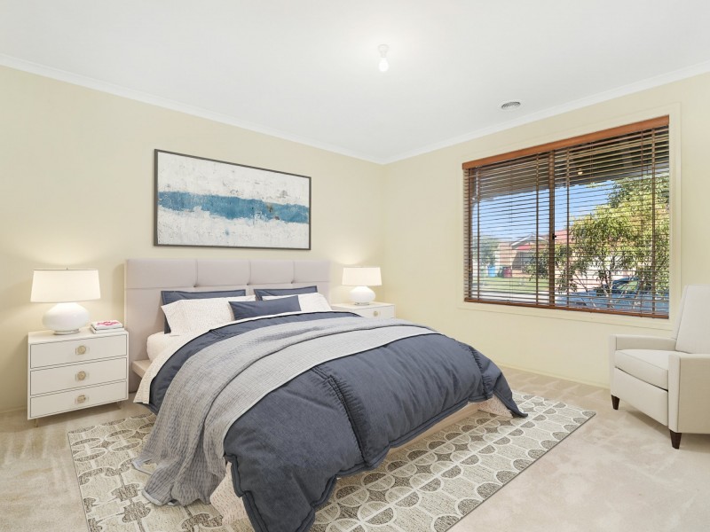 4 Tyndall Street, Cranbourne East VIC 3977