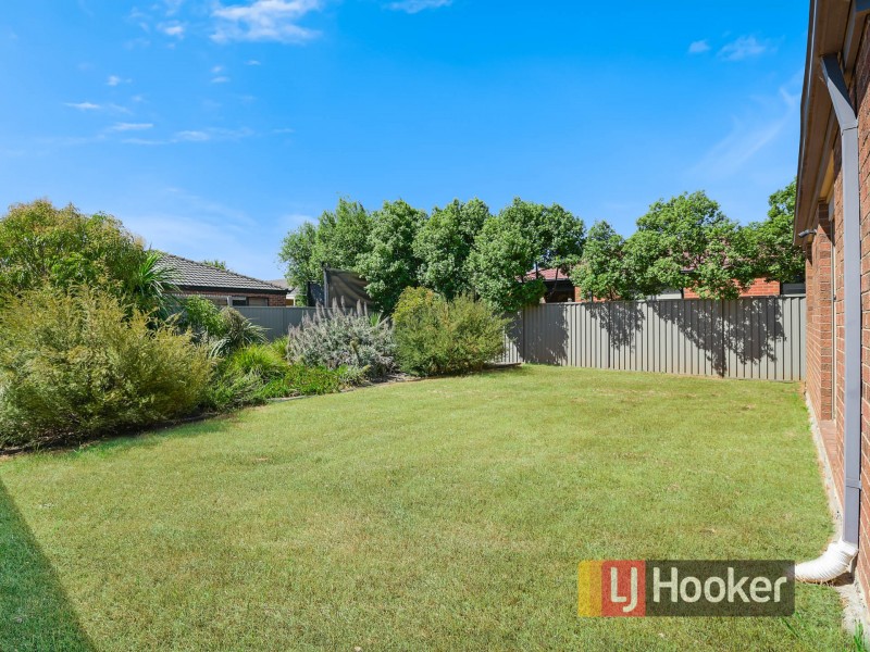 4 Tyndall Street, Cranbourne East VIC 3977
