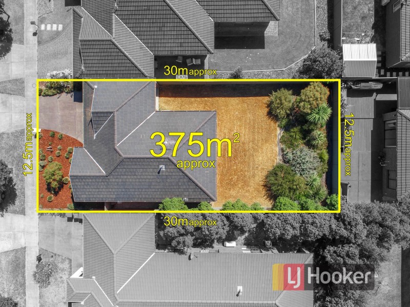 4 Tyndall Street, Cranbourne East VIC 3977