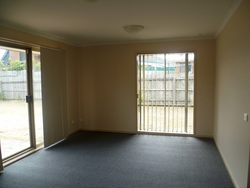 8 Cumquat Court, Cranbourne VIC 3977