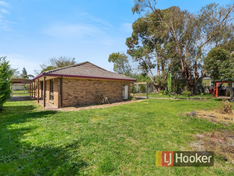 19 Chomley Street, Cranbourne VIC 3977