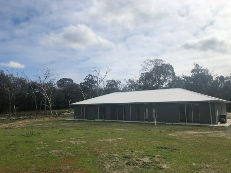 143-145 Browns Road, Cranbourne South VIC 3977