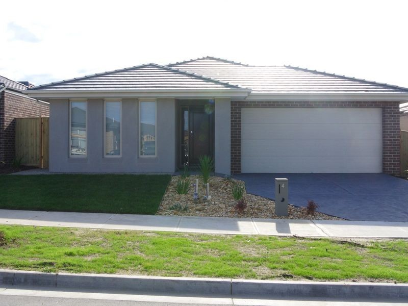 4 Native Retreat, Cranbourne VIC 3977