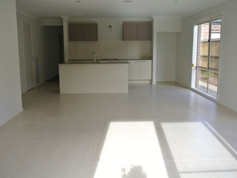 4 Native Retreat, Cranbourne VIC 3977