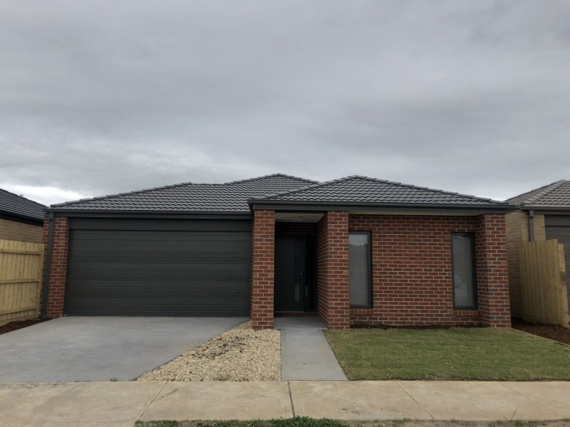 105 Fiorelli Boulevard, Cranbourne East VIC 3977