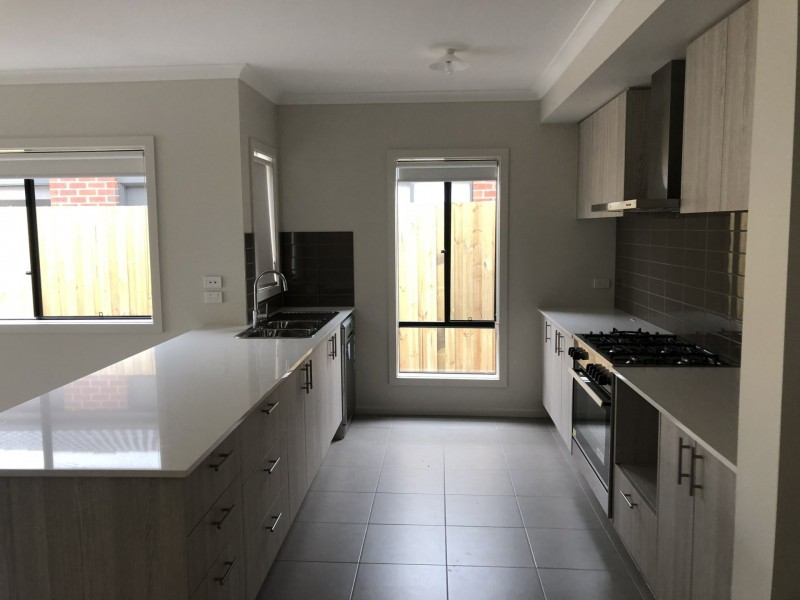 107 Fiorelli Boulevard, Cranbourne East VIC 3977