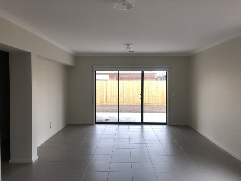 107 Fiorelli Boulevard, Cranbourne East VIC 3977