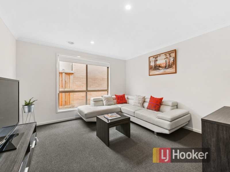 13 Alphey Road, Clyde North VIC 3978