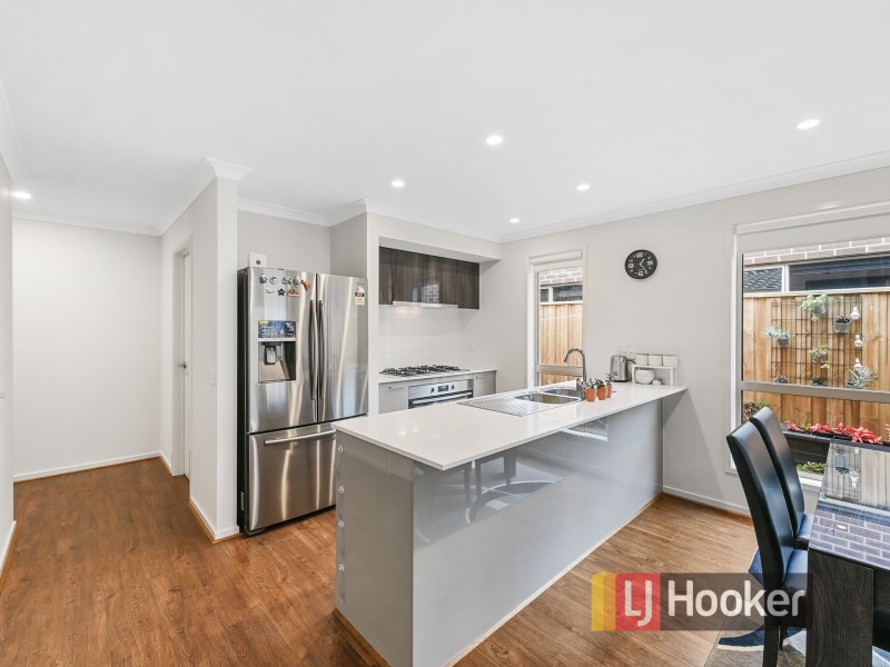 13 Alphey Road, Clyde North VIC 3978