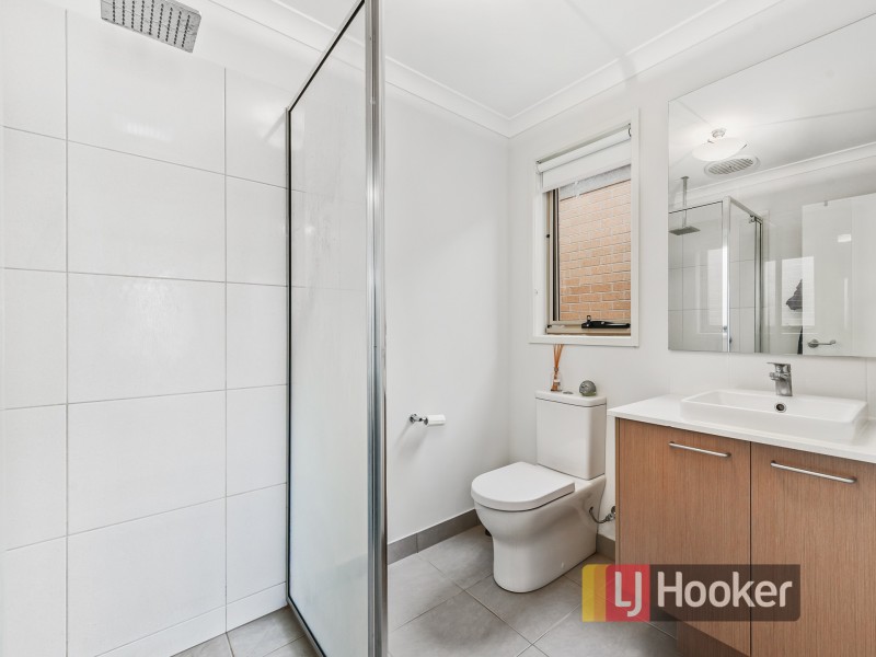 13 Alphey Road, Clyde North VIC 3978