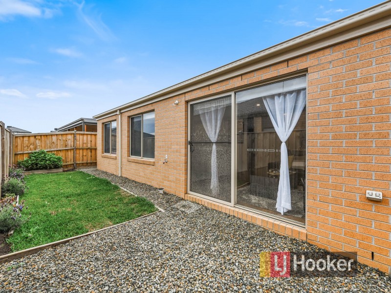 13 Alphey Road, Clyde North VIC 3978