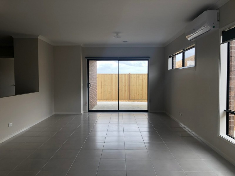 58 Abbeyard Drive, Clyde VIC 3978