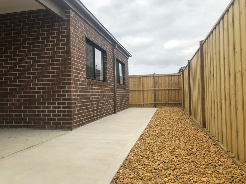 58 Abbeyard Drive, Clyde VIC 3978