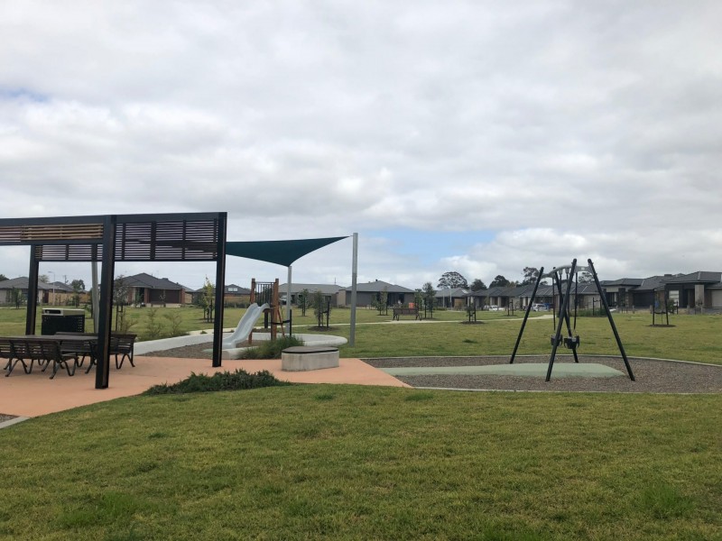 58 Abbeyard Drive, Clyde VIC 3978