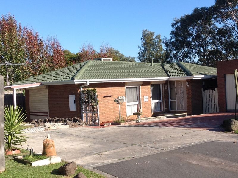 14 Kalyptos Walk, Cranbourne VIC 3977