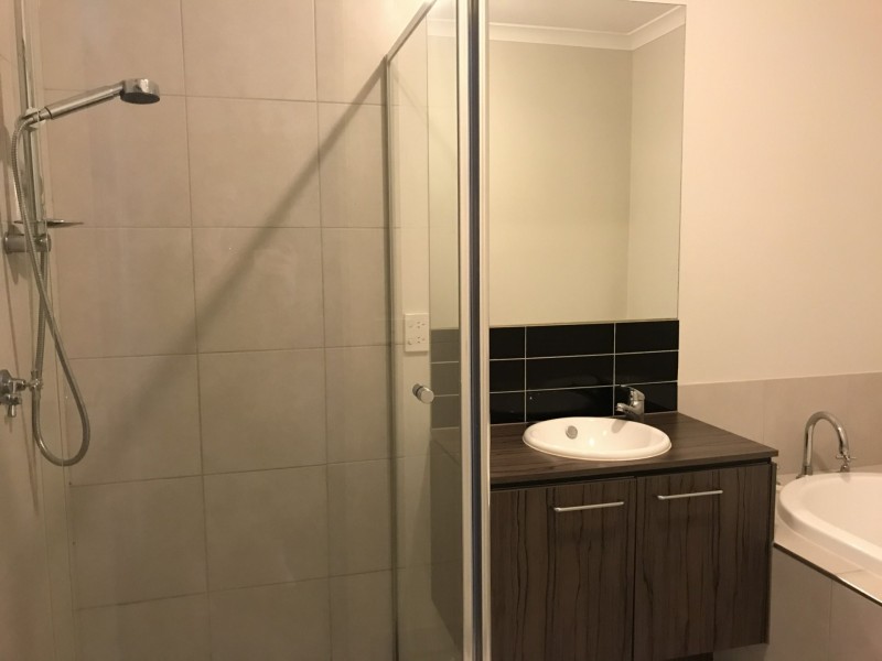 20 Pinebank Avenue, Cranbourne East VIC 3977